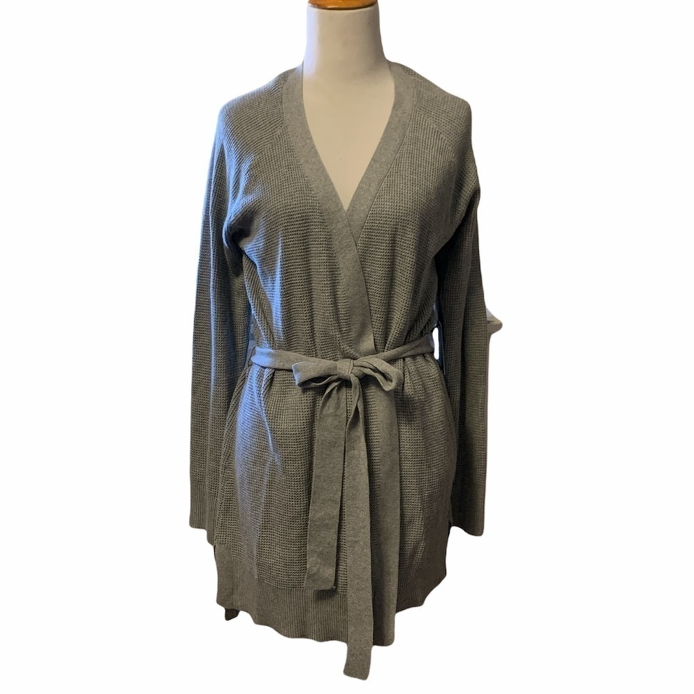 Simply vera vera Wang gray hip length cardigan sweater with waist tie